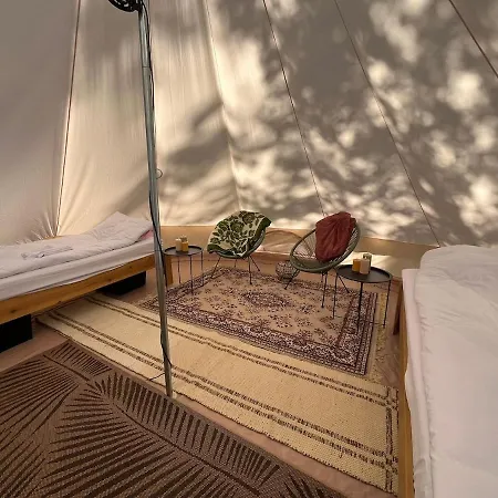 Glamping By The Sea 캠프장